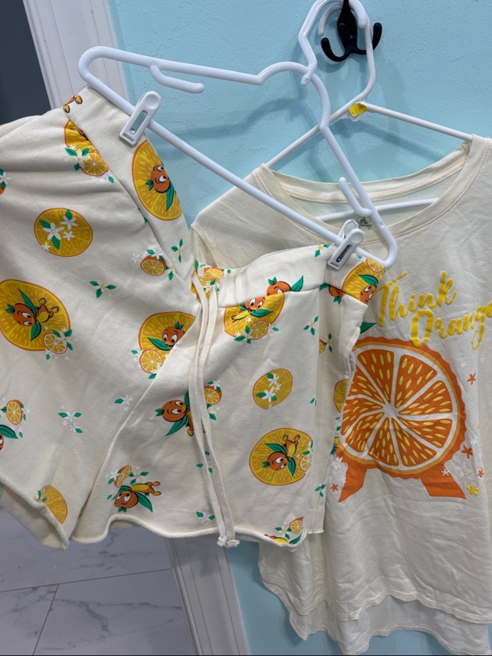 Disney orange bird Tee & Shorts Set - Yellow Orange Print